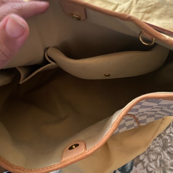 Like new - Picture 2 of 2